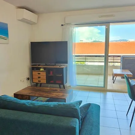 Flat In With Balcony Air Co And Parking Apartman *